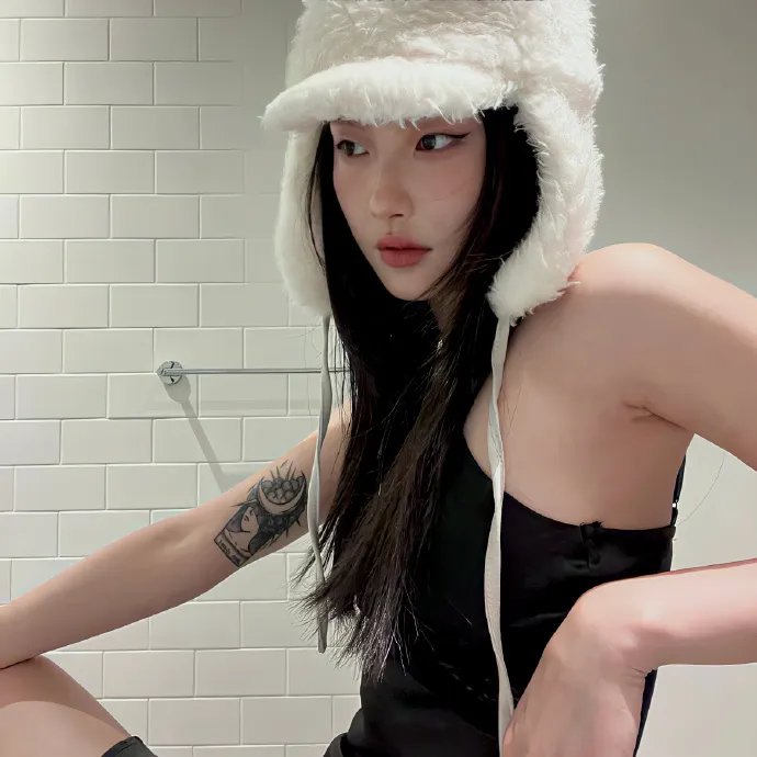 蒙面纱的男子